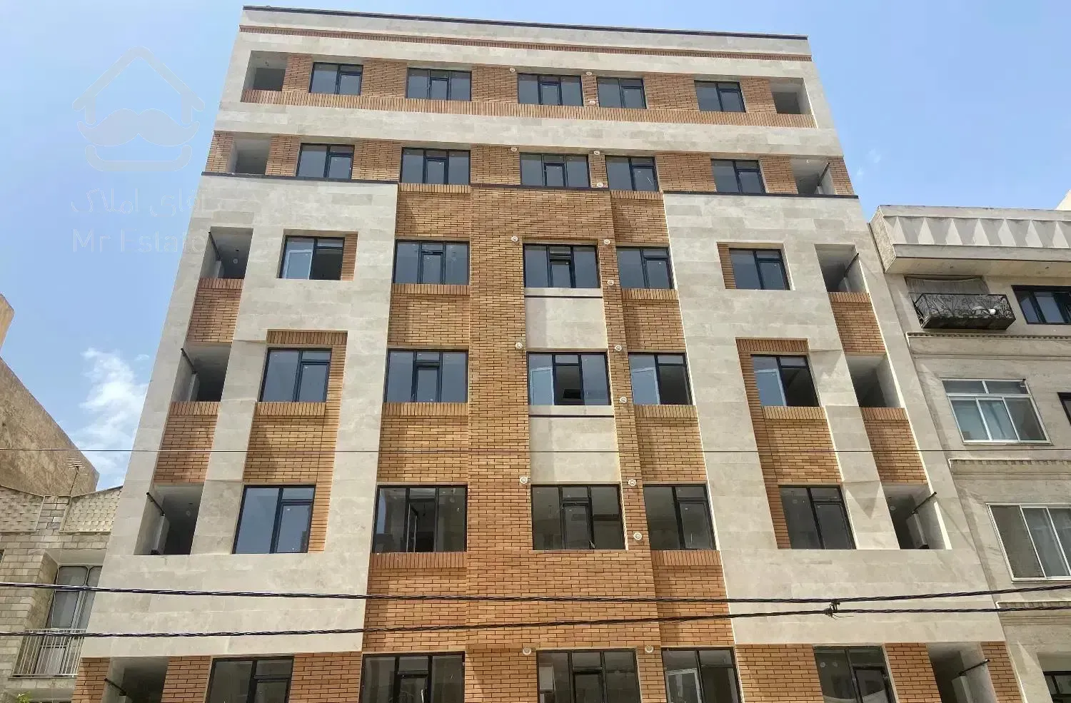 آپارتمان نوساز لوکیشن و متریال درجه ۱