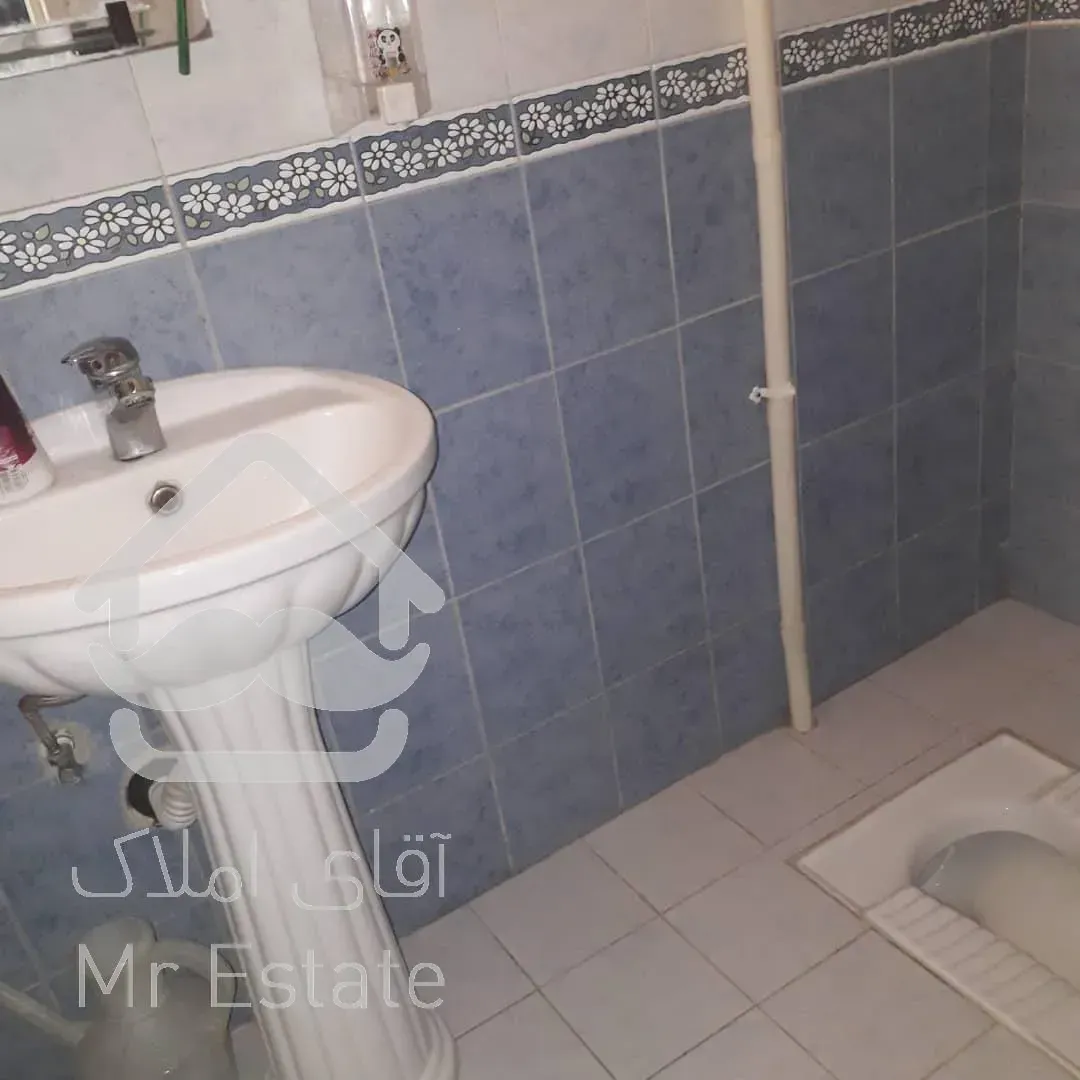 هاشمی ۶۲ متری ۲ خواب پارکینگ غیر مزاحم.