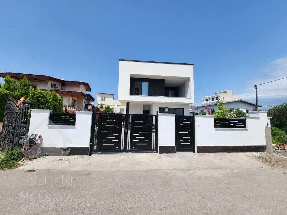 ۳۳۰ متر ویلا در بهترین منطقه نوشهر