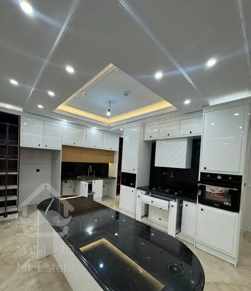 آپارتمان۱۴۸متری/سوپر سازه منطقه/۳خواب/بی نقص ترین