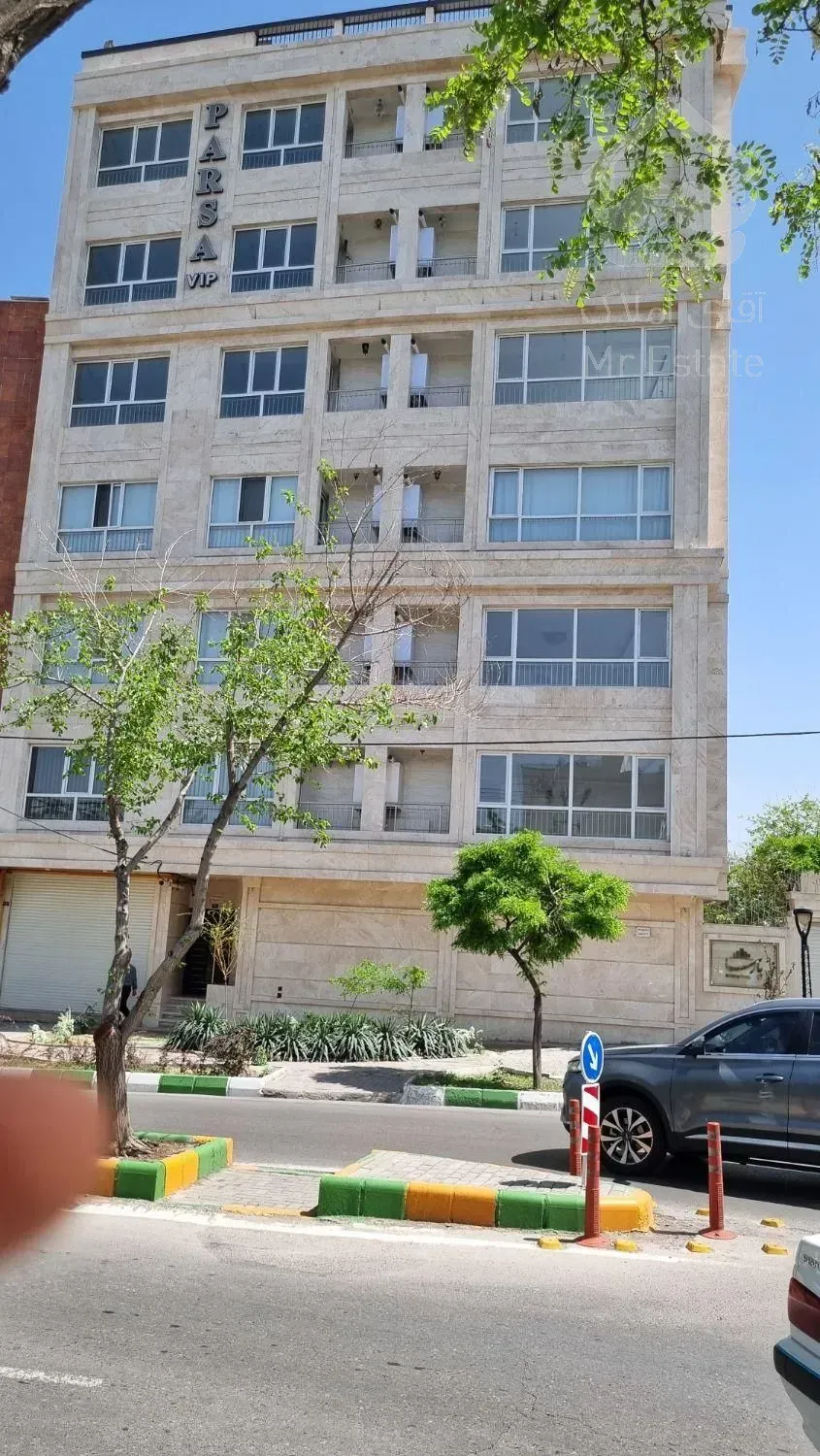 فروش آپارتمان 125 متری صفر فول امکانات واقع در بلوار فرشچیان محله فارغ التصیلان