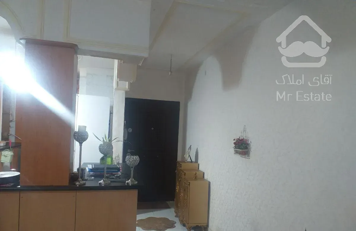 آپارتمان ۱۰۵متری ۲خوابه دو تا کولر دارد ۴غربی فاز۱