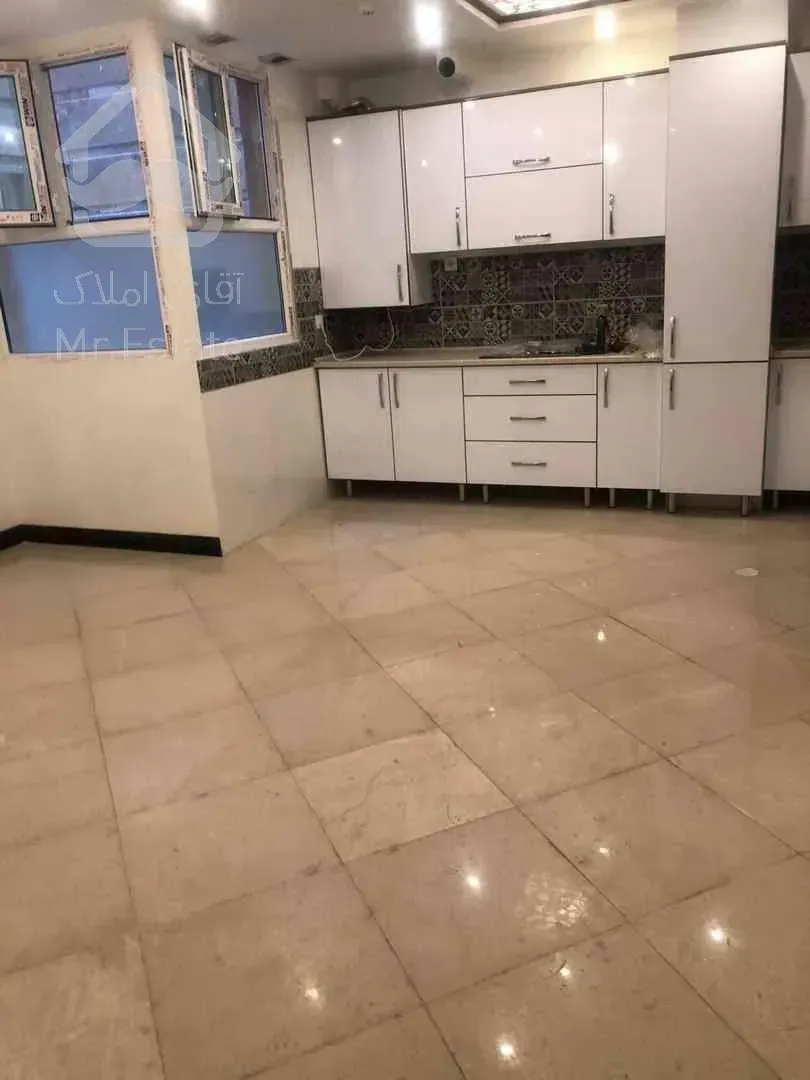 ۴۸ متری شیک و نقلی