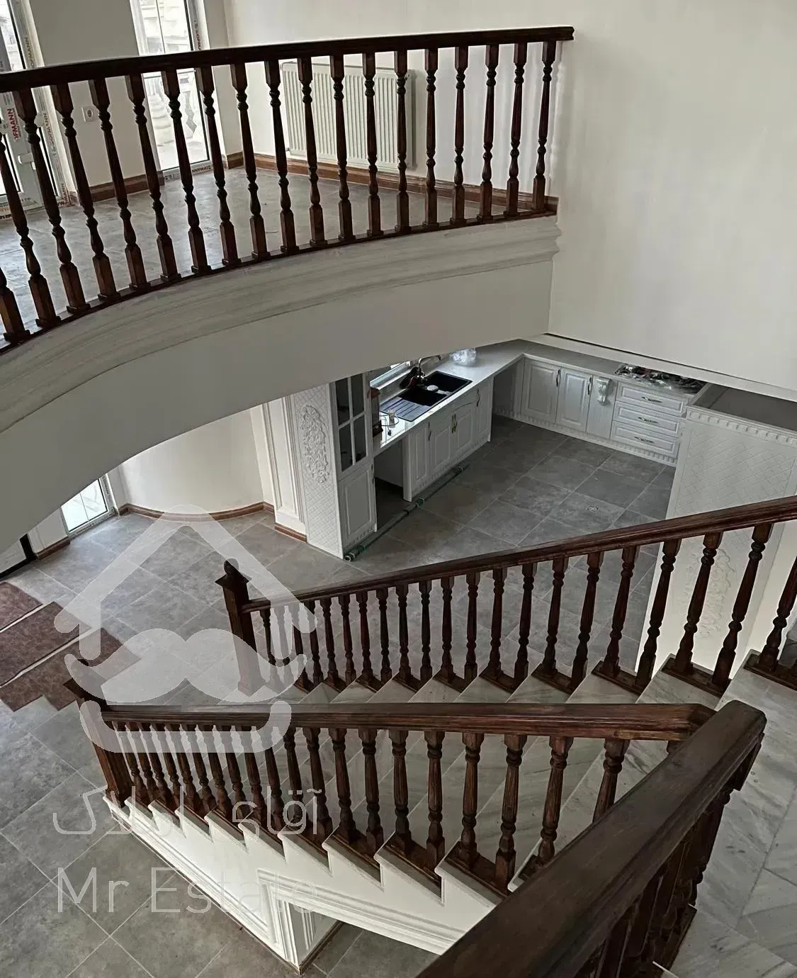 ۳۳۳ متر ویلا نوساز استخردار (برند رامسر)