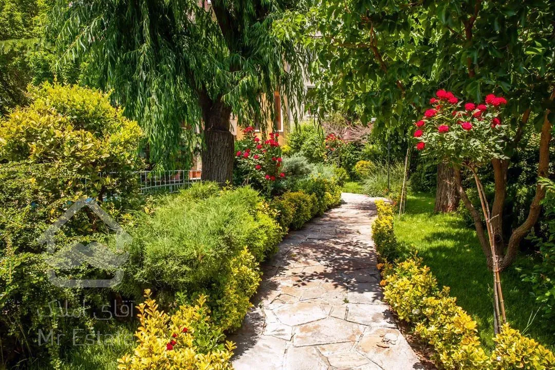 فروش ویلای 1400 متری با بنای اصیل لواسان