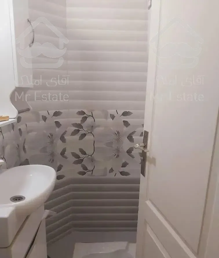 آپارتمان دو خوابه شیک واقع در خیابان دبستان