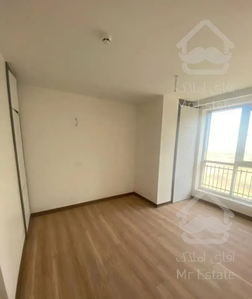 برج مجلل خرازی غرب دریاچه ۱۱۴متری۲خ نورگیر