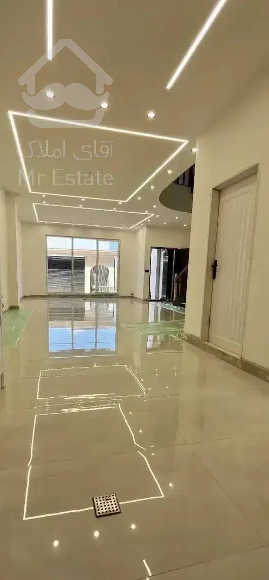 فروش ویلا ۲۷۵متری زیر قیمت منطقه