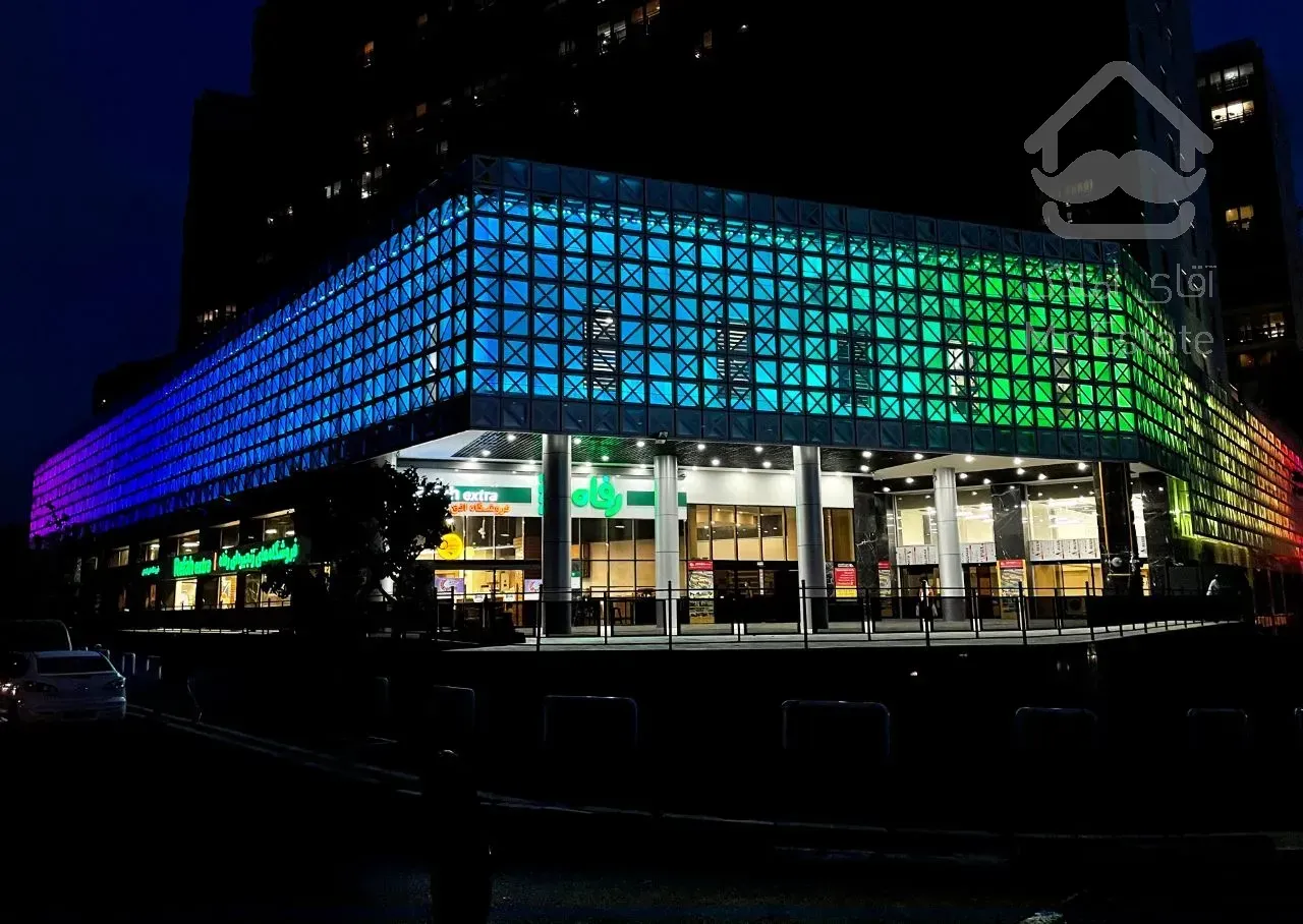 فروش بازار سارینا۱ غرفه ۵۰ متری همکف دوبر