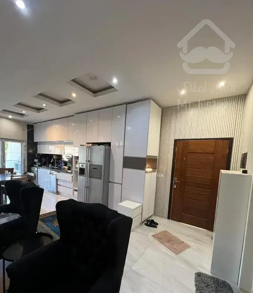 تجریش فناخسرو ۹۳ متر ۳ خ / لابی / روف گاردن