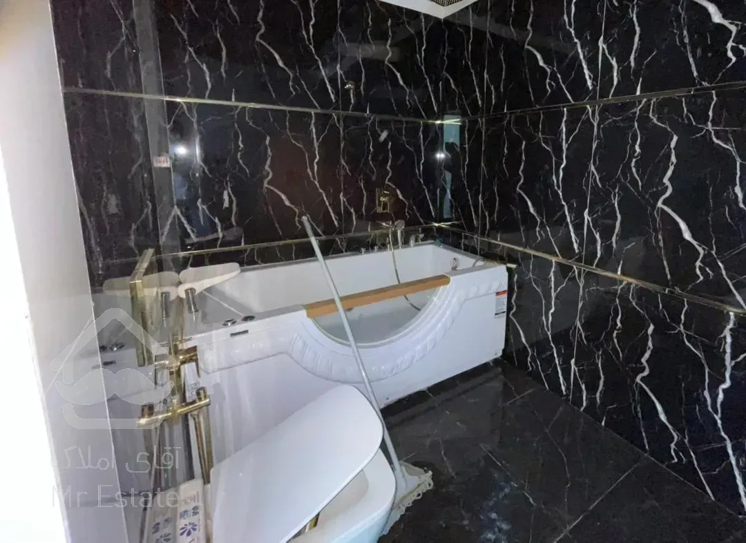 ٥٢٠ متر ويلا تريبلكس ٤ خواب استخر دار نزديك تهران