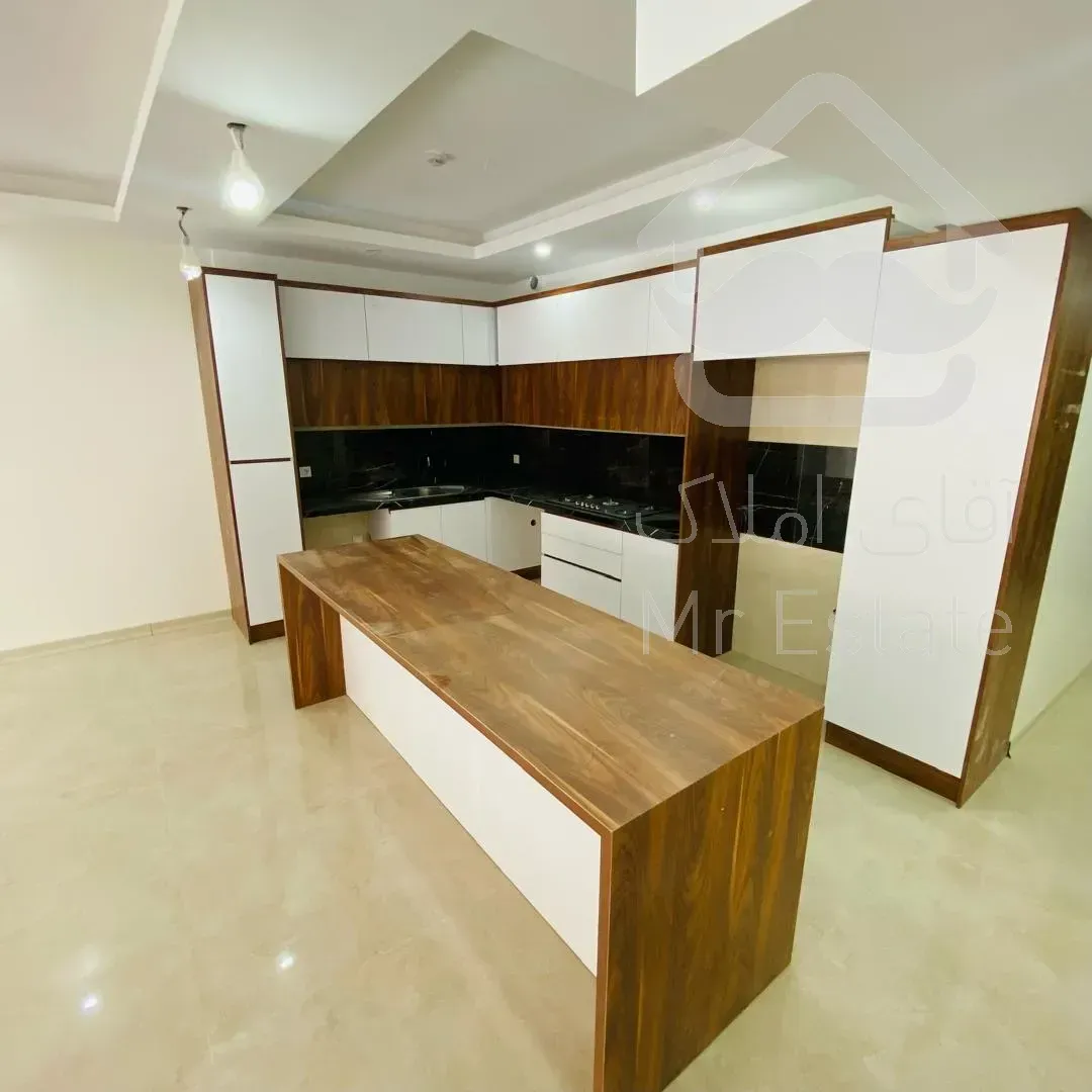 ۱۰۵ متری/ داریوش