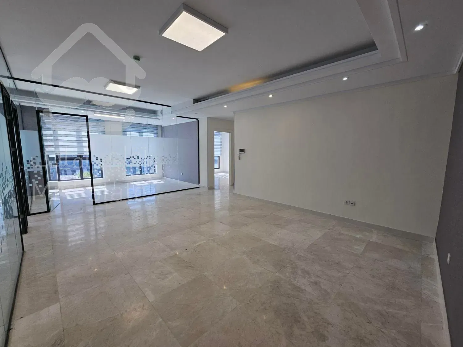 200مترسعادت آباد*تاپ لوکیشن*نوساز*ویو،سرتاسرپنجره