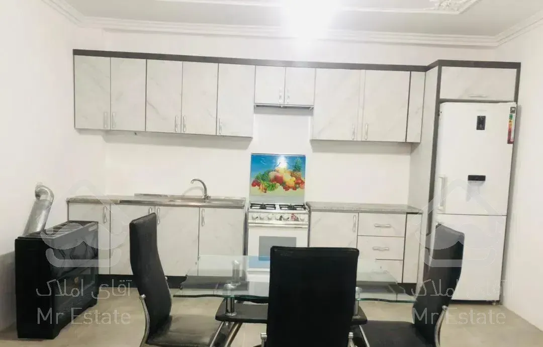 دارای جای پارک ماشین     کولر اسپلیت