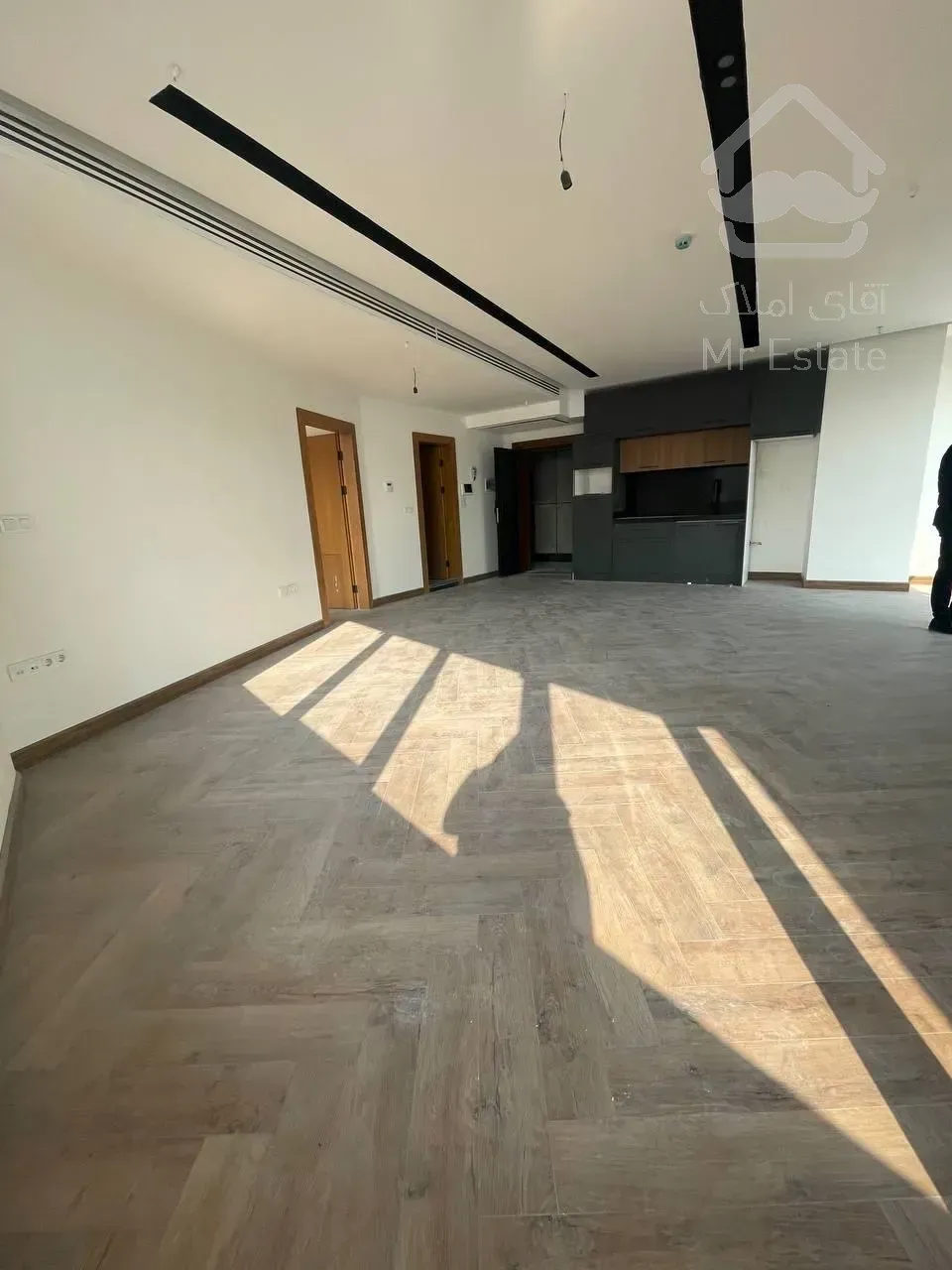 ۱۹۰ متر/فرمانیه/فول مشاعات/غرق نور