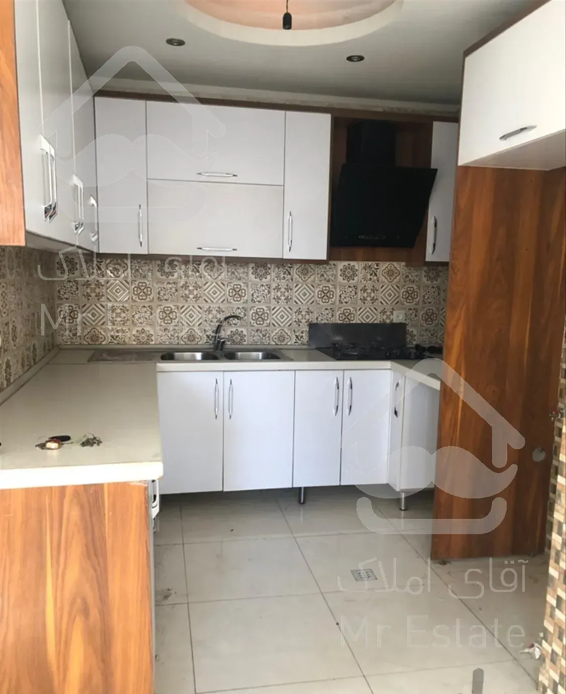 ۷۱متر ۲خواب با پارکینگ خطی رو به آفتاب