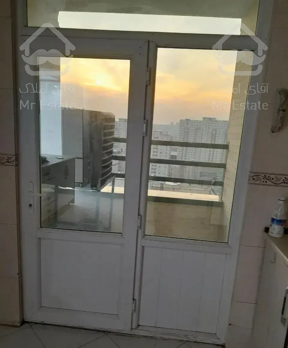 اجاره ۱۳۷ متری/ سه خواب /دریاچه