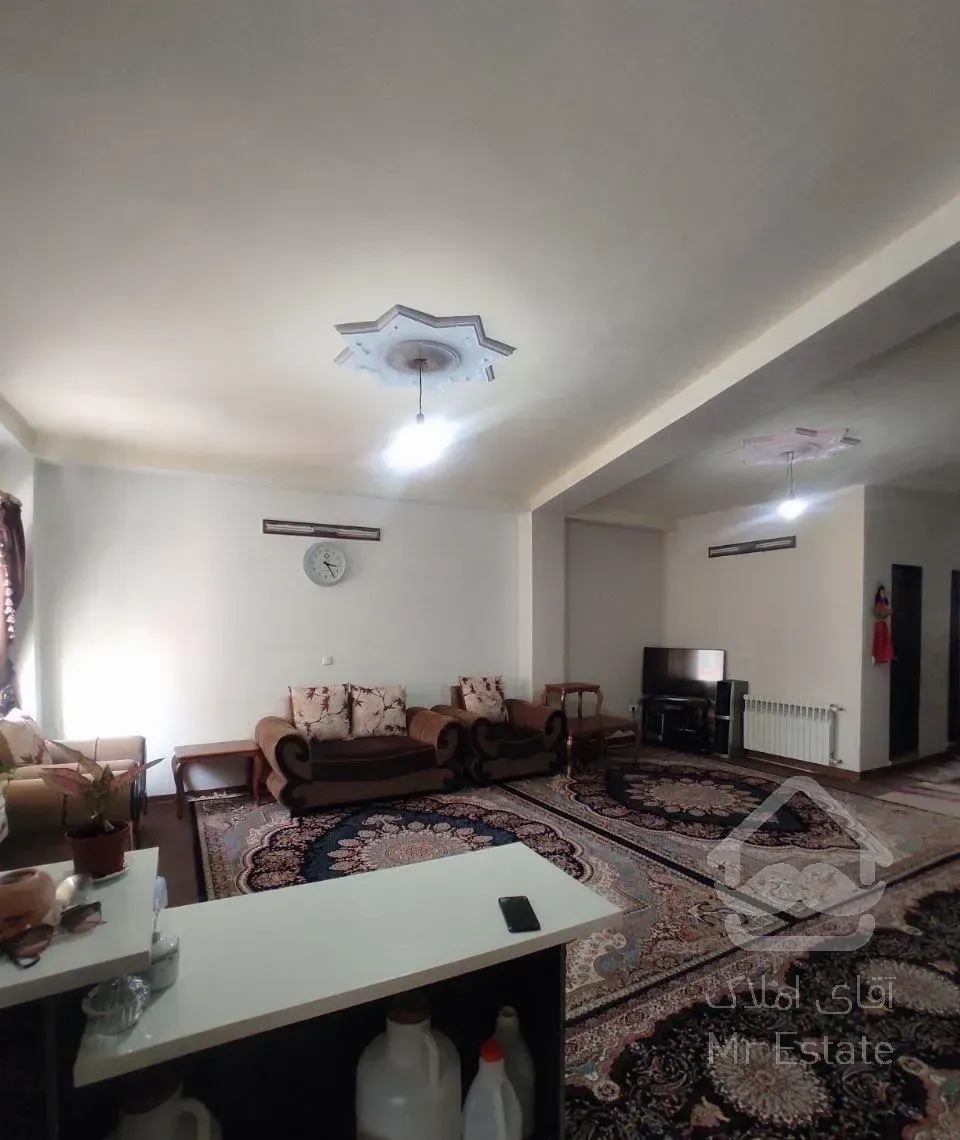 آپارتمان ۹۰ متری *آسانسور*سند* خوش قیمت درخ آزادی