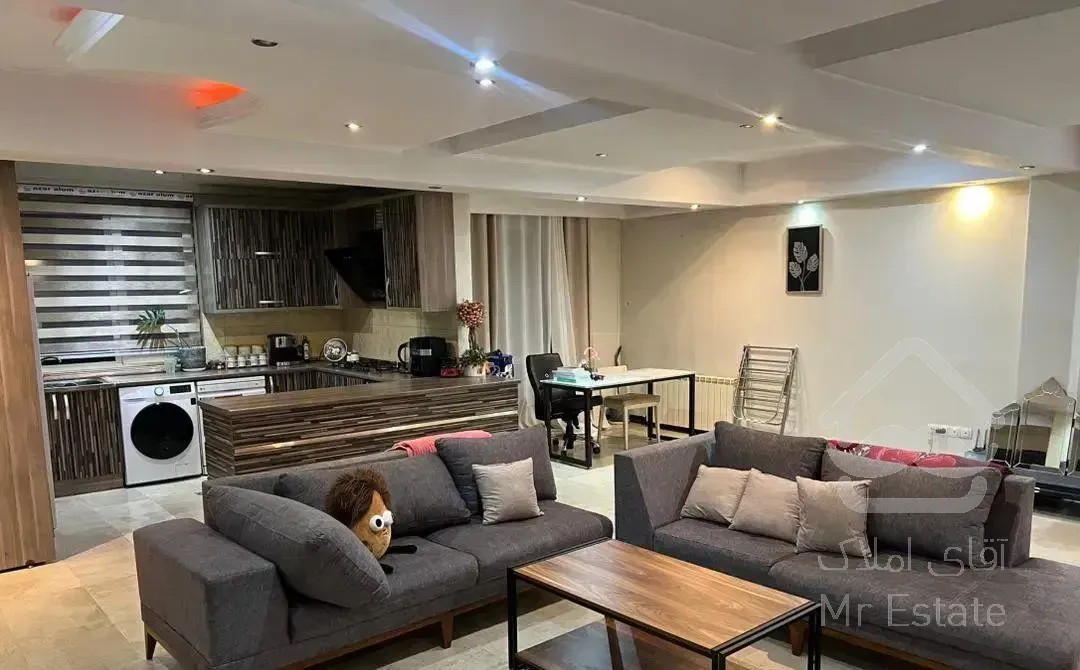 ۱۳۰ متر سه خواب/۲ پارکینگ/شاهین شمالی