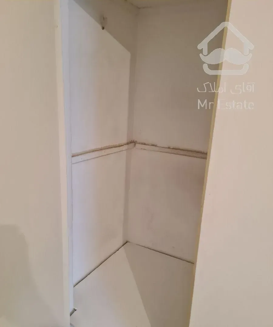 شهرآرا ۱۸۳ متر ۴ خوابه طبقه اول با حیاط خلوت مسقف