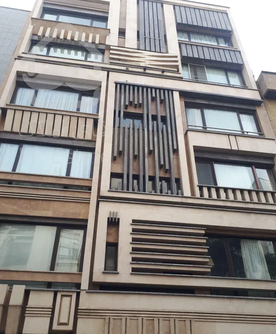 آپارتمان۱۰۷متر۳خواب فول خ کوروش