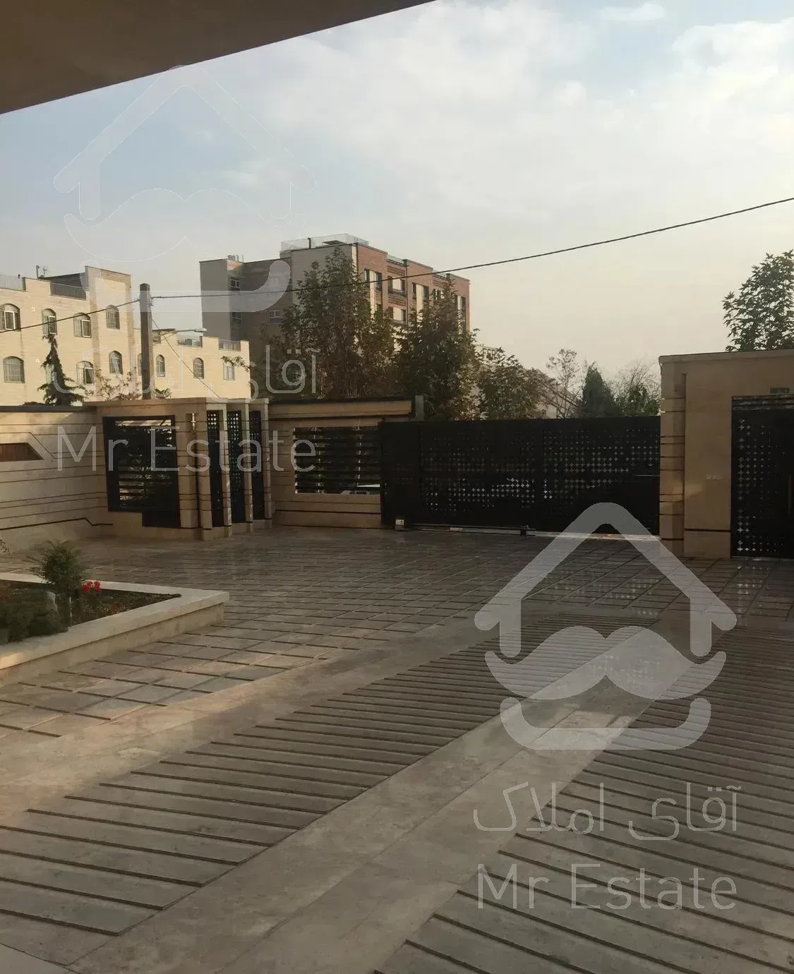 پونک شهرک نفت*۱۲۲متر*۲پارکینگ سندی*