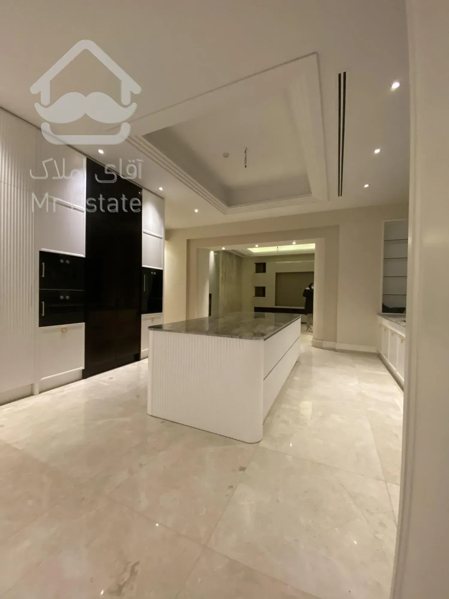 فرشته - فروش ۶۰۰ متر تکواحدی + ۹۰ متر بالکن