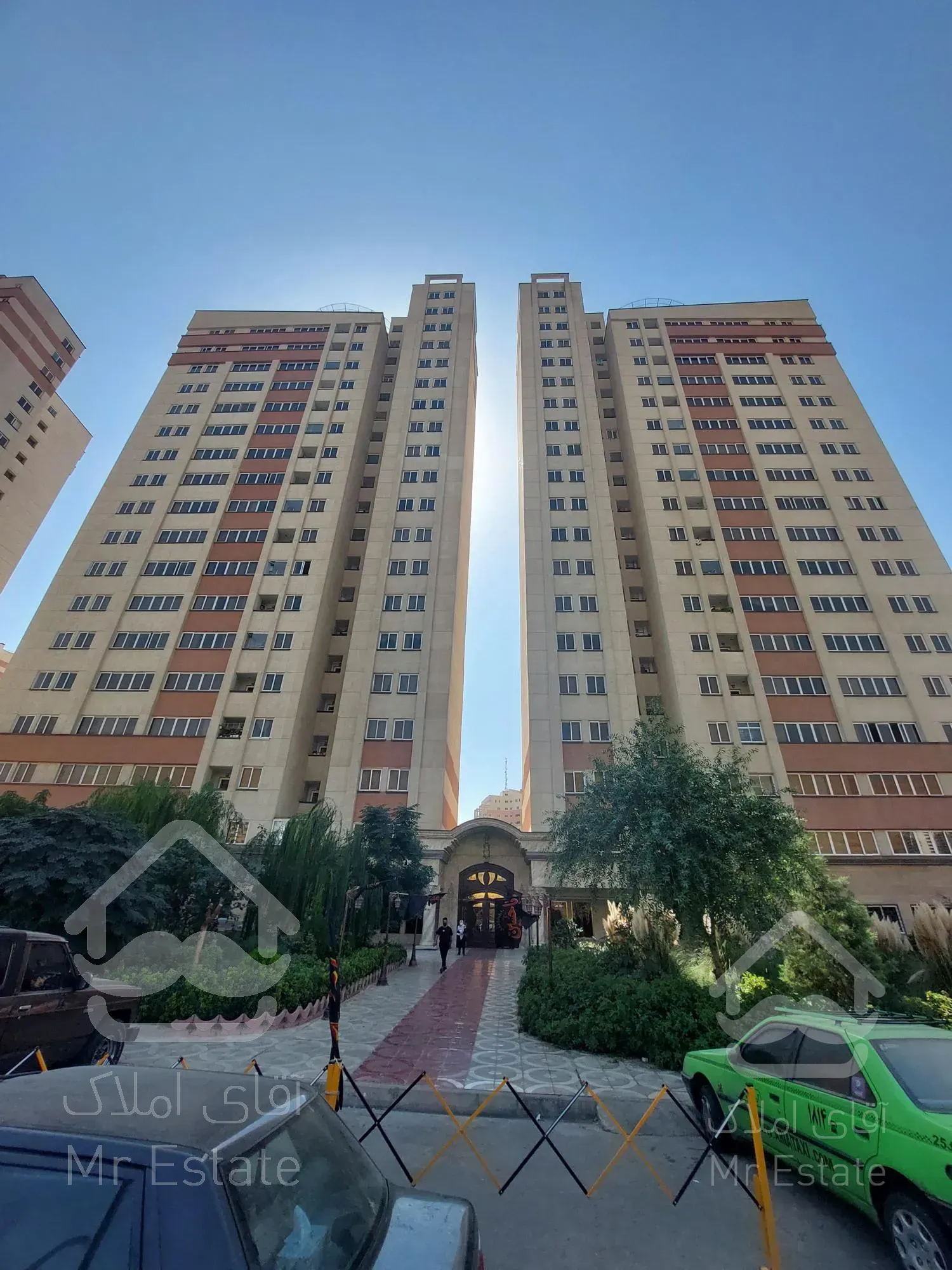 ۱۰۷ متری آسمان