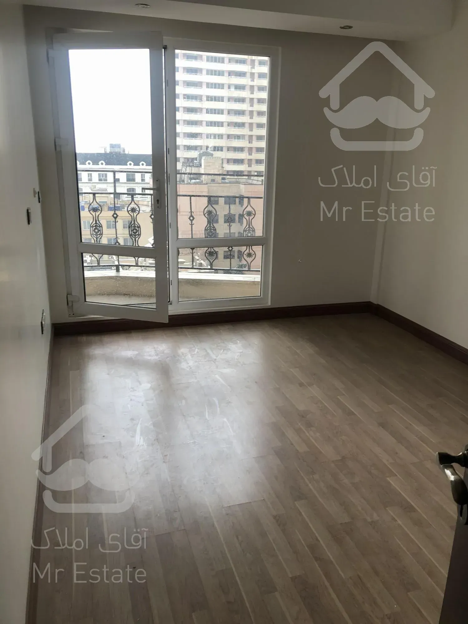 رهن و اجاره آپارتمان ۲۱۵ متری ۴ خوابه نیاوران