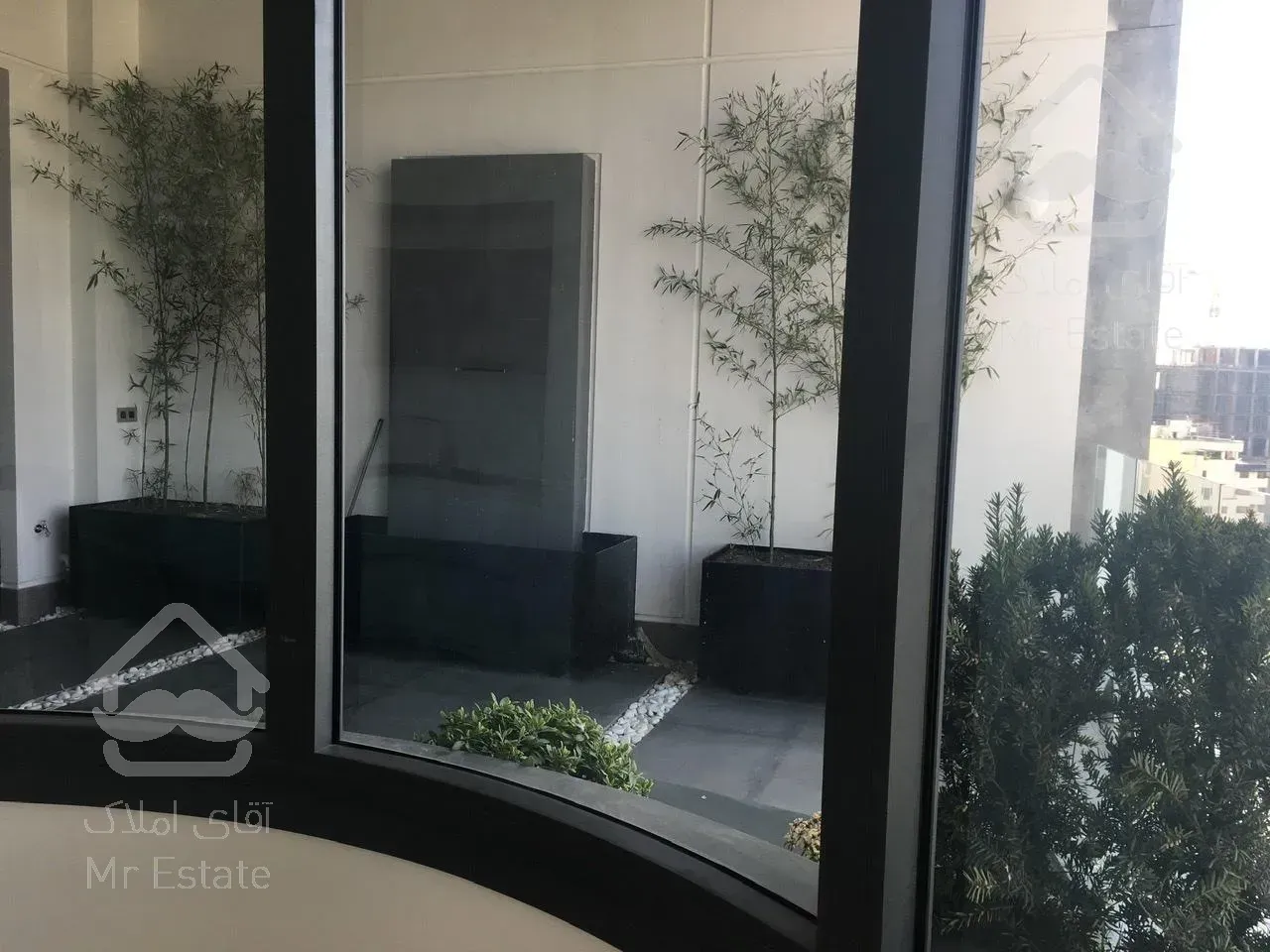 نیاوران، ۴۳۰ متر لوکس ترین سازه شمیران