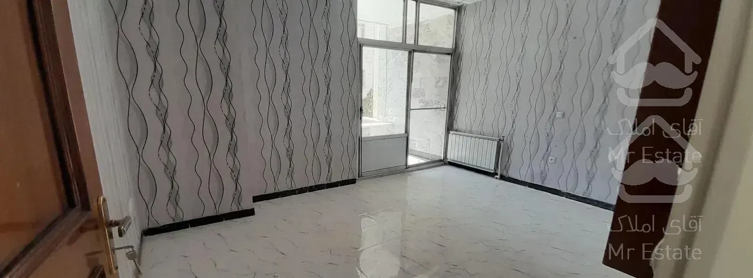 ۱۴۰ متری تک واحدی ط اول با پارکینگ غربی