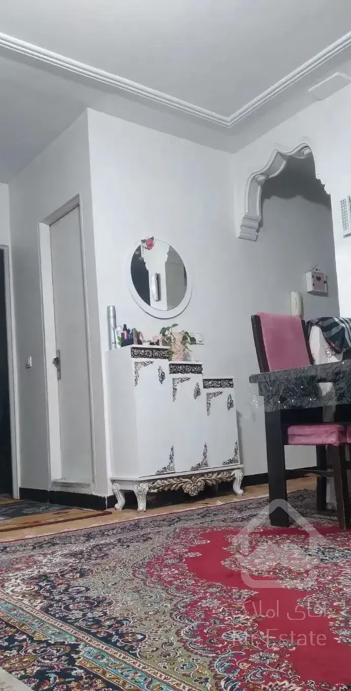 62متری دوخوابه پارکینگ دار