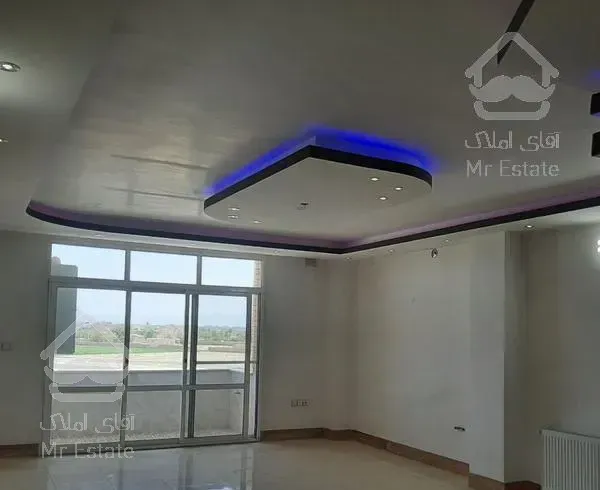 اپارتمان ۱۳۰‌متری شهرک‌گل نرگس