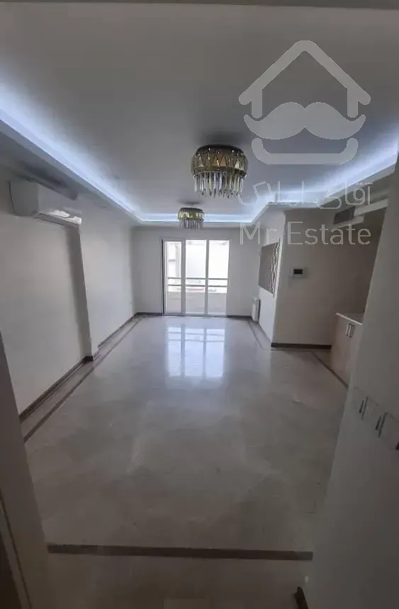 ۸۰ متر دو خوابه ، فول امکانات ، خیابان ادیبی