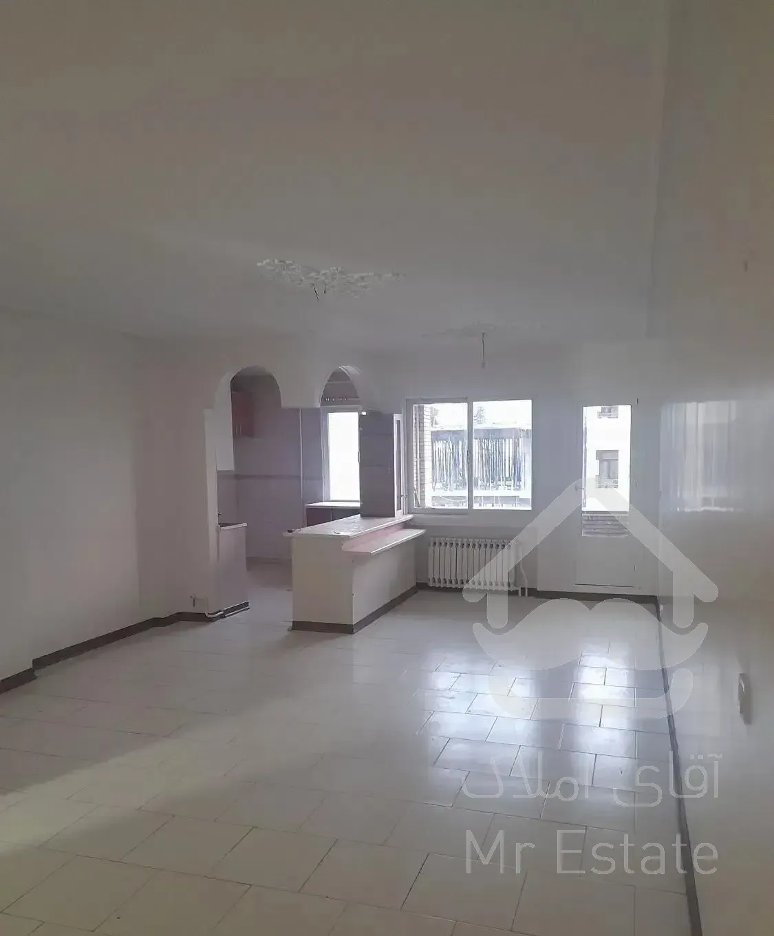 واحد ۹۰ متری سالن پرده خور پارکینگ انباری صادقیه