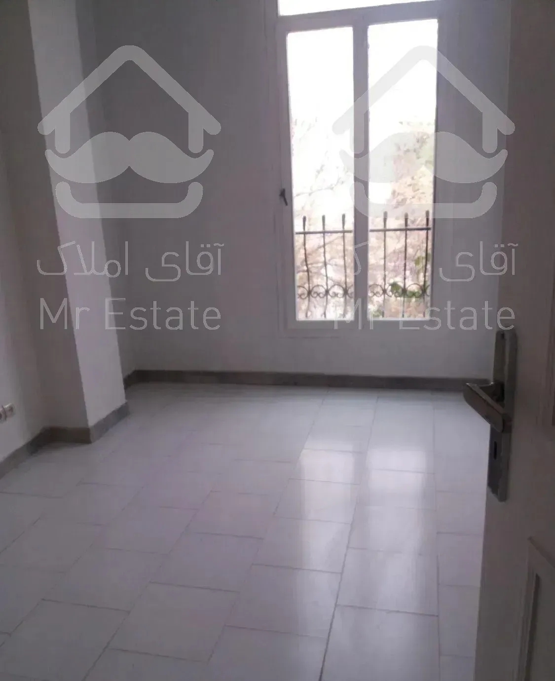 یک آپارتمان ۷۵متری دوخوابه ۵طبقه ۴واحدی طبقه ۲