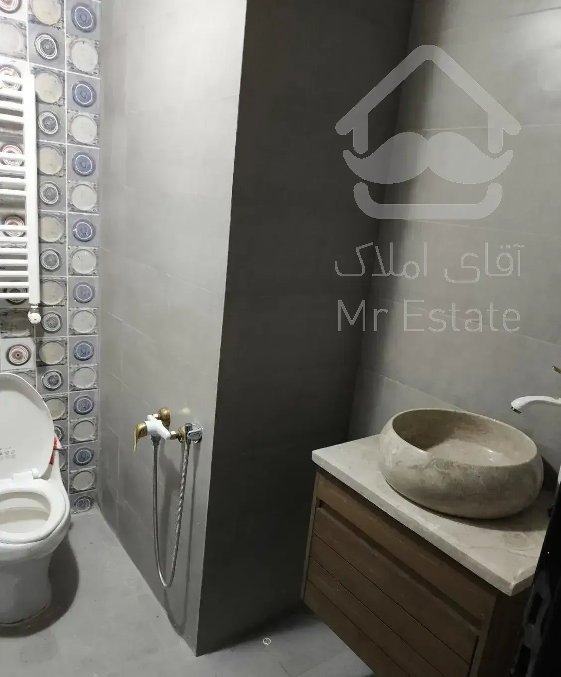 واحد ۱۳۳ متری در اسپنبد ساختمان فول