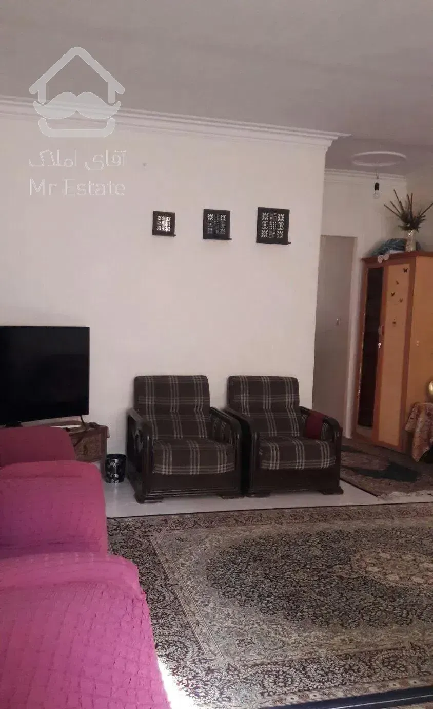 آپارتمان۱۱۰متر۲خوابه(حصاری) یک خواب مستر