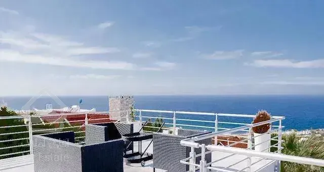 رهن کامل ۷۰ متری برج منطقه مرجان مبله تراس دار