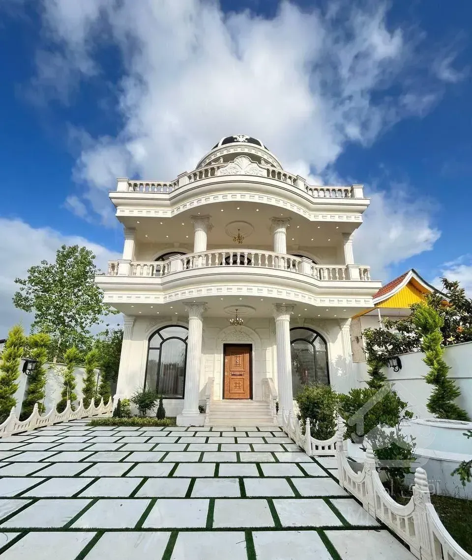 کاخ ویلا شهرک کاج/۶۵۰متری/پشت پارک جنگلی نور