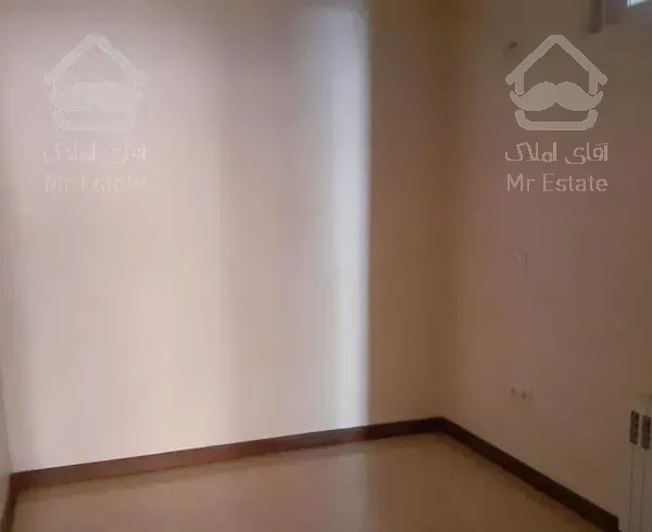 آپارتمان دوخوابه  وکامل میباشد