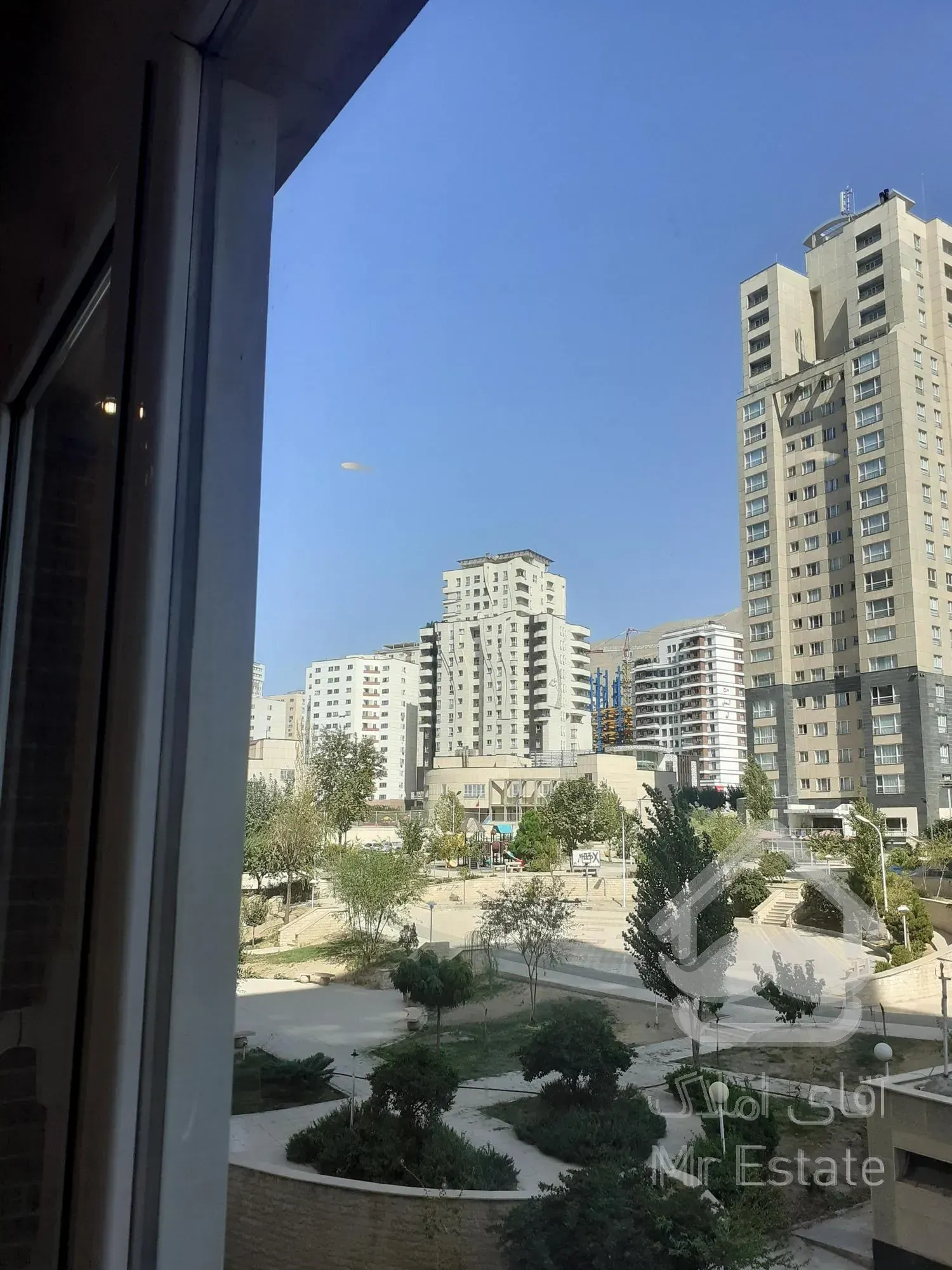 ۱۳۶متر سه خواب خوش نقشه غرق نور دریاچه چیتگر شهرک گلستان غربی