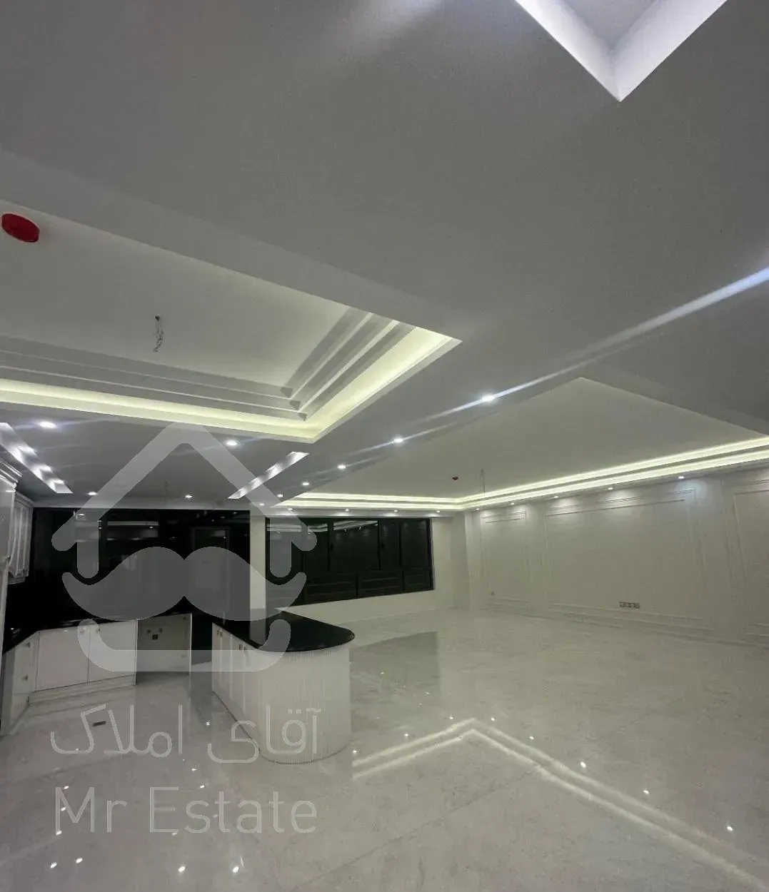 160متر نوساز کلیدنخورده با دو پارکینگ سندی