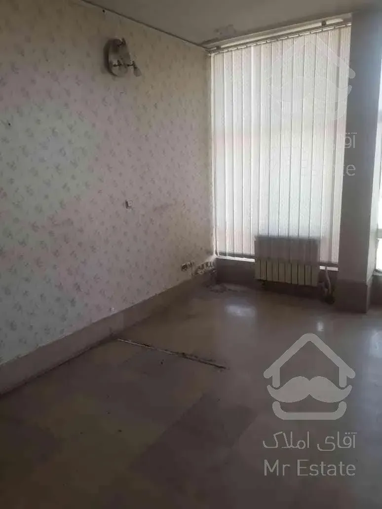 ۶۳ متر تابلو خور  فلکه دوم صادقیه