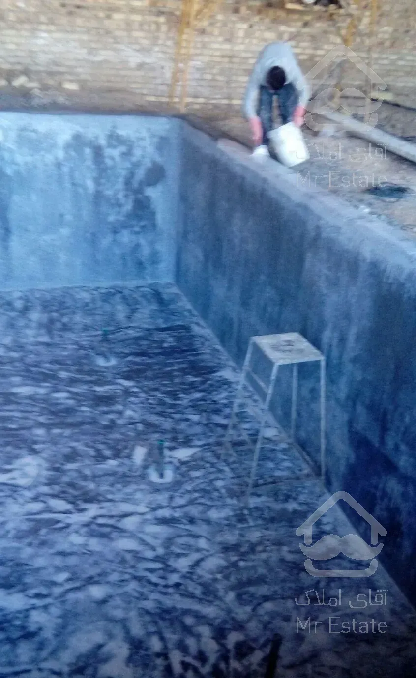 کاشی کاری استخر