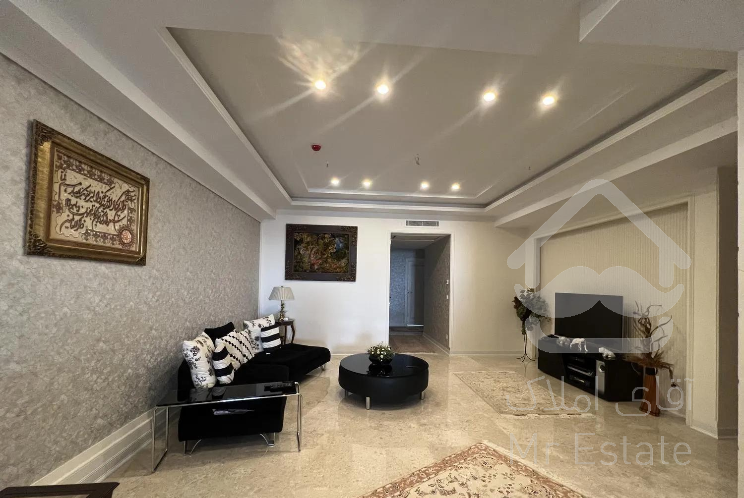 آپارتمان194متری فرمانیه/3خواب/2پارکینگ/سند تک برگ