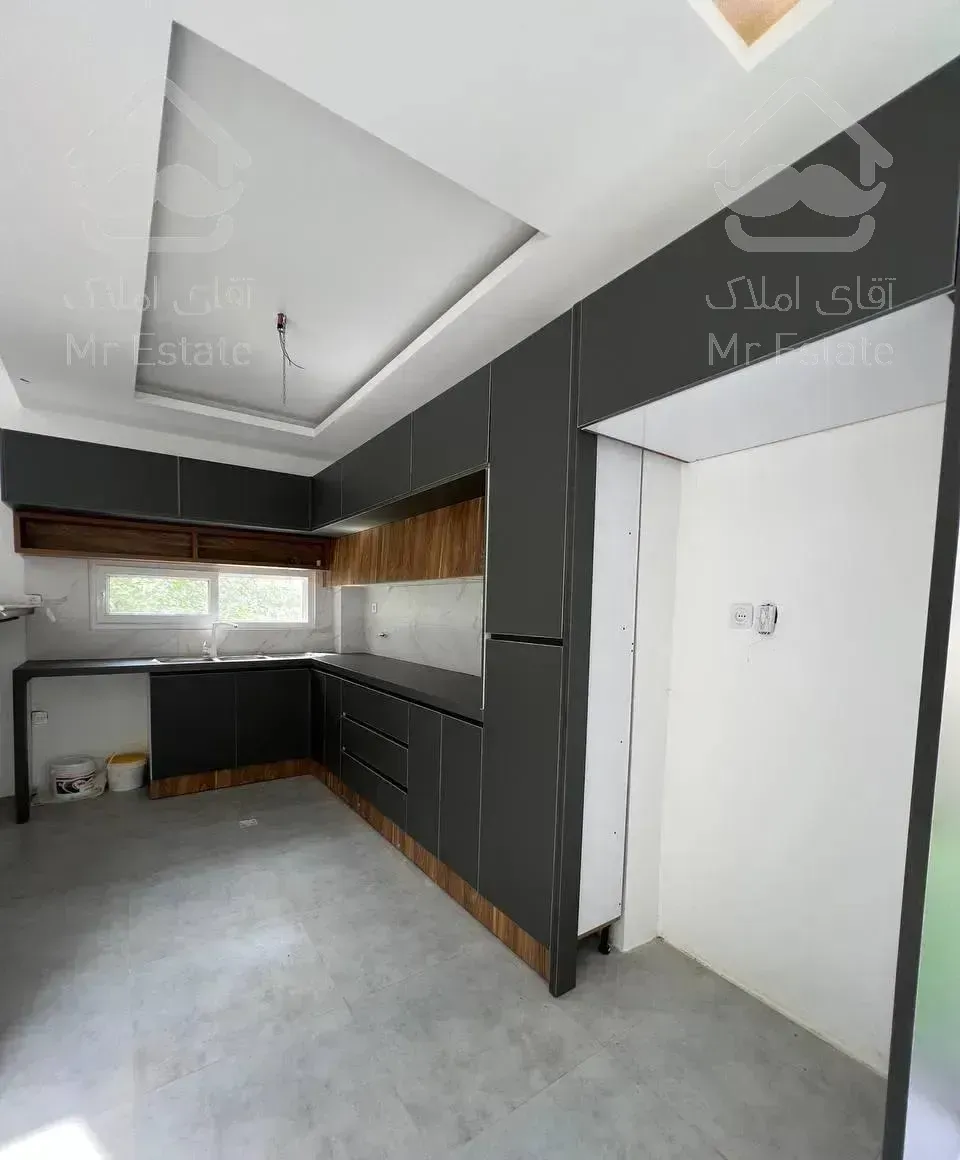 ویلا تریپلکس استخردار/نما مدرن /فاصله تا ساحل کم