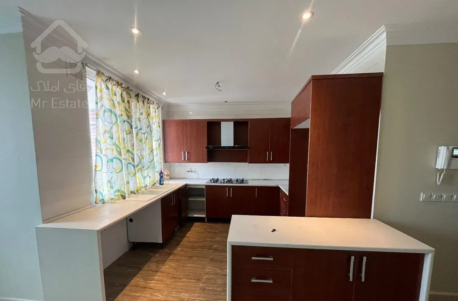 اپارتمان۱۰۰متری فروشی گیلاوند  شهرک محک