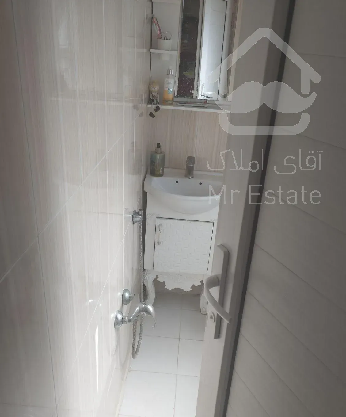 فروش آپارتمان ۷۰ متری ۲ خوابه طبقه ۲ در شمیران‌نو