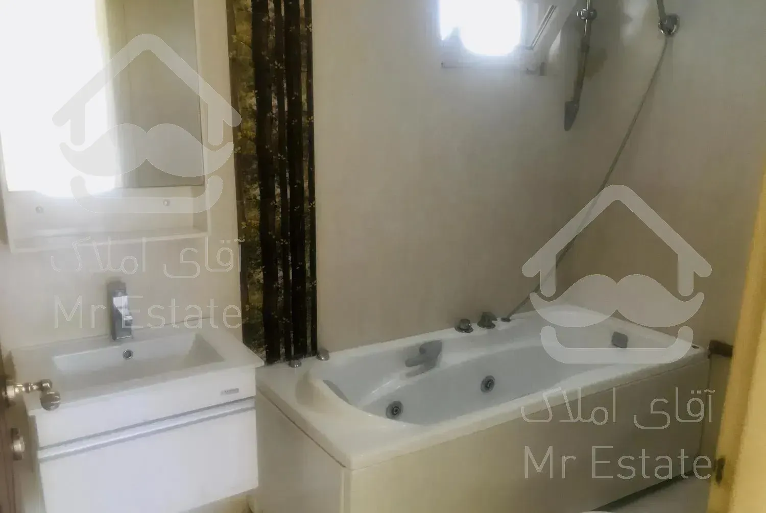 ۲۲۰ متر اپارتمان کامرانیه شمالی